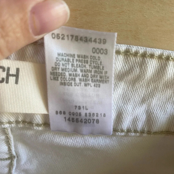 Vintage Levi’s 504 Y2K Low Rise Slouch Flare Leg Jeans in Cream size 20M - Picture 9 of 9